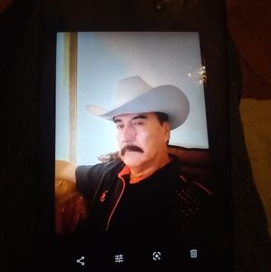 Meet your Posher, Javier